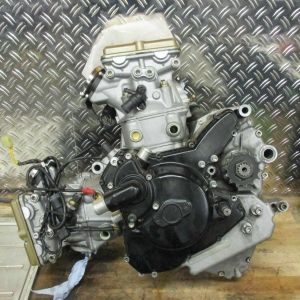 Контрактный двигатель Ducati Streetfighter S ZDM1098 вид сбоку, слева