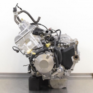 Контрактный двигатель б/у Honda CBR600 RR PC37E вид сбоку, слева