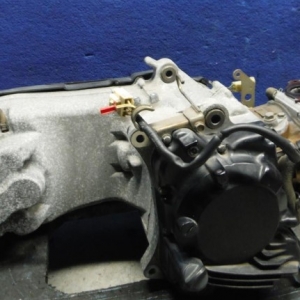 Контрактный двигатель б/у Honda Forza MF08E вид сбоку, справа