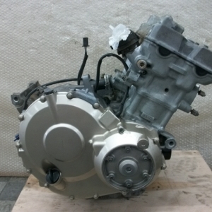 Контрактный двигатель Honda CB-1 NC23E вид сбоку, справа