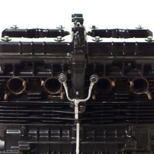 Контрактный двигатель Kawasaki Zephyr 1100 ZRT10AE вид спереди