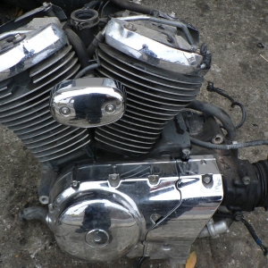 Контрактный двигатель б/у Suzuki Intruder Classic 400 K509 вид сбоку, слева