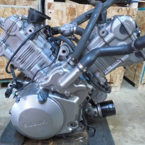Контрактный двигатель Suzuki DL1000 V-Strom T507  вид сбоку