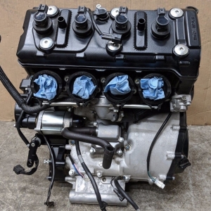 Контрактный двигатель Suzuki GSX-R600 N747 вид сзади
