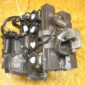 Контрактный двигатель б/у Suzuki GSX-R400 K709 вид сверху