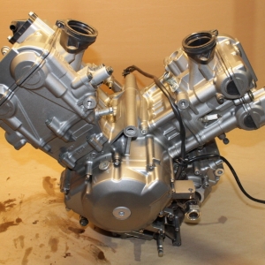 Контрактный двигатель б/у Suzuki SV650 P507 вид сбоку, слева