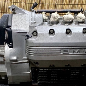 Контрактный двигатель BMW K100 104EA вид сбоку, справа