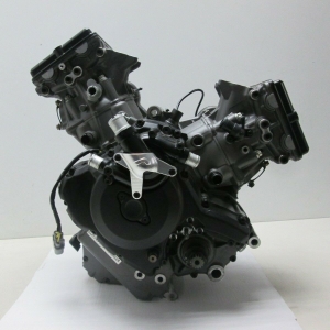 Контрактный двигатель Ducati Diavel ZDM1198 вид сбоку, слева