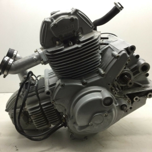 Контрактный двигатель Ducati Monster 600 ZDM600 вид сбоку, слева
