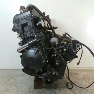 Контрактный двигатель Honda CB1000R SC60E вид сбоку, слева