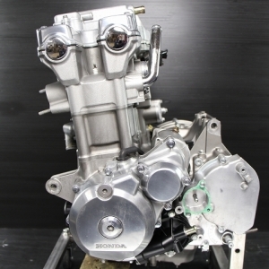 Контрактный двигатель Honda CB1300SF SC54E вид сбоку, слева
