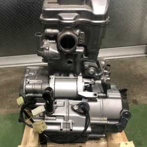 Контрактный двигатель Honda CB250F MC41E вид сзади