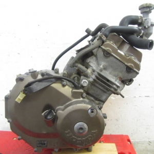 Контрактный двигатель honda CBR250RR MC14E вид сбоку, справа