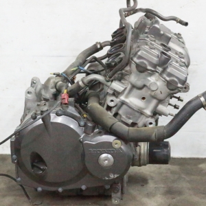 Контрактный двигатель б/у Honda CBR400 RR NC23E вид сбоку, справа
