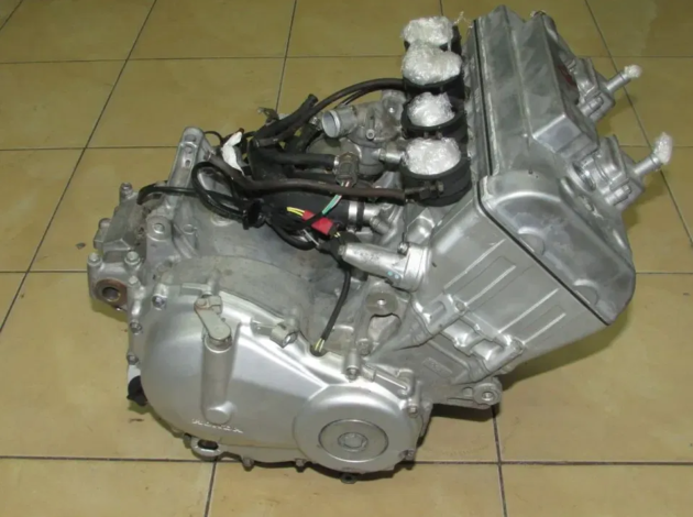 Двигатель Honda CBR600 F4i 2001-2006 PC35E