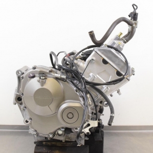Контрактный двигатель б/у Honda CBR600 RR PC37E вид сбоку, справа