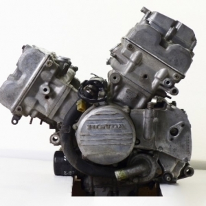Контрактный двигатель Honda RVF400 NC13E вид сбоку, слева