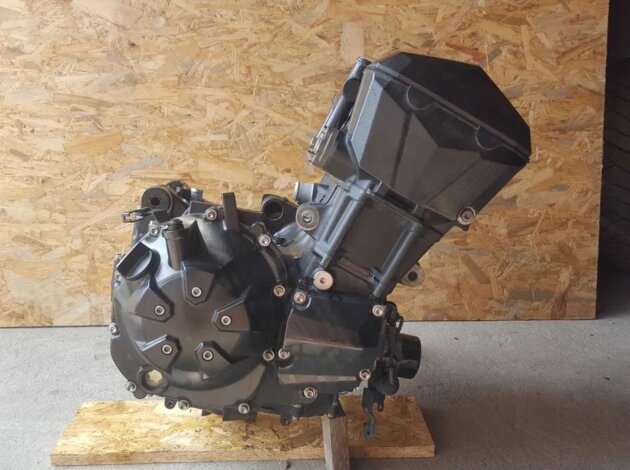 Двигатель Kawasaki Z1000 2007-2009 ZRT00AE