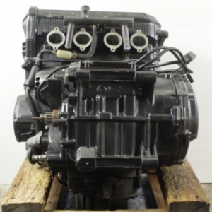 Контрактный двигатель Kawasaki GPZ1100 ZXT10CE вид сзади