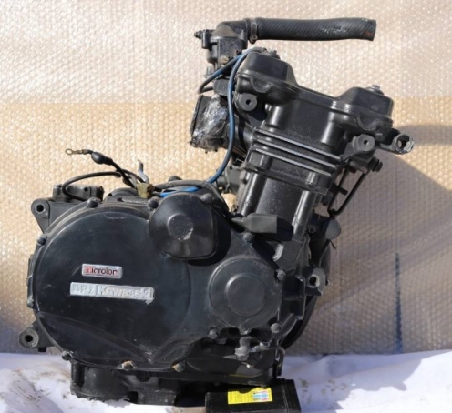 Двигатель Kawasaki GPZ 900 ZX900AE