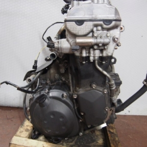 Контрактный двигатель Kawasaki GTR1400 ZXT40AE вид сбоку, справа
