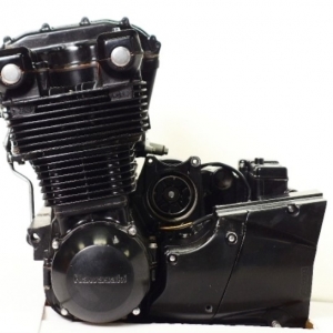 Контрактный двигатель Kawasaki Zephyr 1100 ZRT10AE вид сбоку, слева