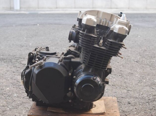 Двигатель Kawasaki ZR-7 1999-2005 ZR750CE
