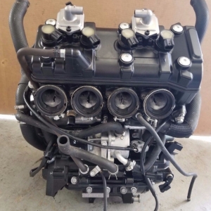 Контрактный двигатель Kawasaki ZX6R ZX600PE вид сзади