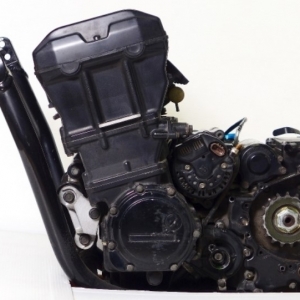 Контрактный двигатель Kawasaki ZZR1200 ZXT20CE вид сбоку, слева