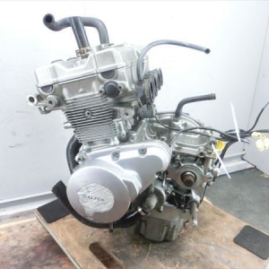 Контрактный двигатель б/у Suzuki Bandit 250 J708 вид сбоку, слева