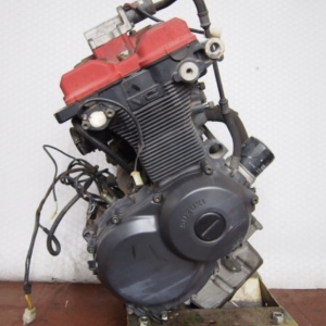 Контрактный двигатель Suzuki Bandit 400V K712 вид сбоку