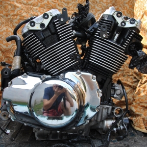 Контрактный двигатель Suzuki Boulevard M109 Y505 (Y506) вид сбоку, справа