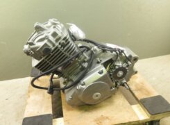 Двигатель Suzuki DF200 1996-1999 H402 Двигатель Suzuki DF200 1996-1999 H402