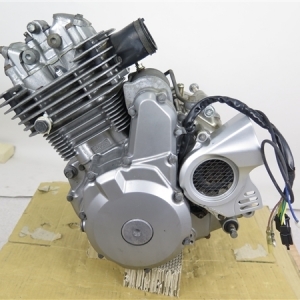 Контрактный двигатель б/у Suzuki GOOSE 350 K406 вид слева, сбоку