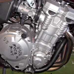 Контрактный двигатель б/у Suzuki GSF1250 Bandit W705 вид сбоку, справа