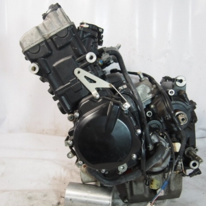 Контрактный двигатель б/у Suzuki GSR400 K719 вид сбоку, слева