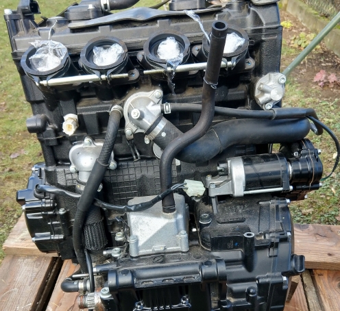 Двигатель Suzuki GSR 750 R751