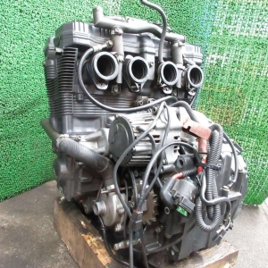 Контрактный двигатель б/у Suzuki GSX-R 1100 U707 вид сбоку, сзади
