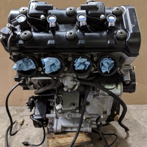 Контрактный двигатель Suzuki GSX-R1000 T715 вид сзади