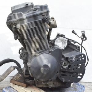 Контрактный двигатель Suzuki GSX-R1100 V710 вид сбоку, слева