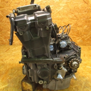 Контрактный двигатель Suzuki GSX-R750 R722 вид сбоку, слева