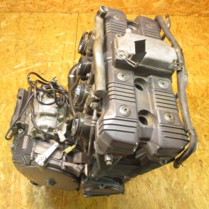 Контрактный двигатель Suzuki GSX-R750 R722 вид сверху