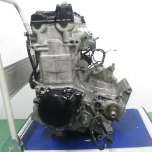 Контрактный двигатель б/у Suzuki GSX1300R Hayabusa W701 вид сбоку, слева