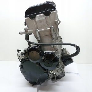 Контрактный двигатель б/у Suzuki GSXR 750 R741 вид сбоку, справа
