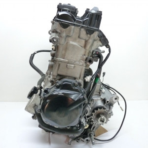 Контрактный двигатель б/у Suzuki GSXR 750 R741 вид сбоку, слева