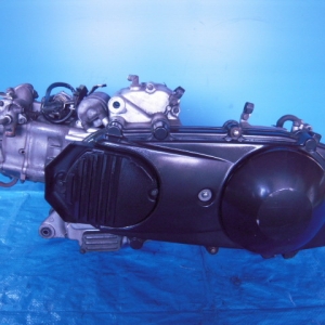 Контрактный двигатель б/у Suzuki Skywave AN250 Burgman J429 вид сбоку, слева