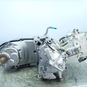 Контрактный двигатель Suzuki Skywave AN250 J441 вид сбоку, справа