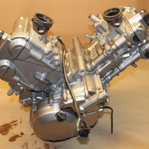 Контрактный двигатель б/у Suzuki SV650 P507 вид сбоку, справа