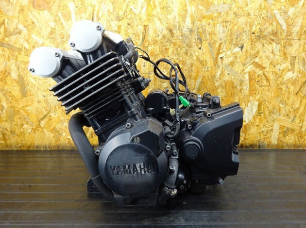 Двигатель Yamaha FZ400  1997-2000 4YR