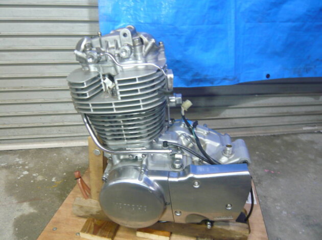 Двигатель Yamaha SR400  2000-2009 H313E